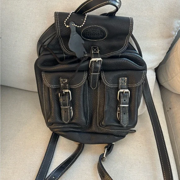 *SOLD* *RARE VINTAGE* Roots Black Genuine Leather Backpack - - Picture 1 of 4